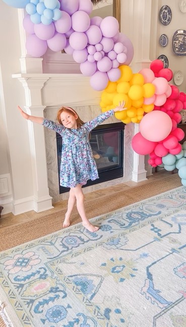 How to Make a Fluffy Balloon Garland Like a Pro!